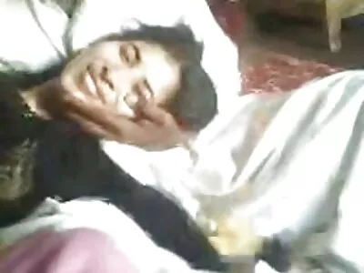 Badende schoonheid krijgt het sex film kijken in de kont video (Leigh Rose)