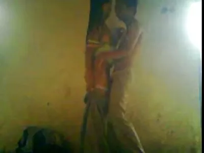 Ze geeft een gemene handjob tot sperma op haar tieten knalt video (Lia Lor,  Brady Paige)