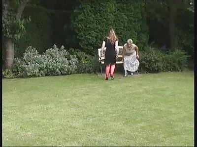 Julia vindt het heerlijk om voor de camera geneukt te worden! video (Julia erotisch filmpje kijken De Lucia)